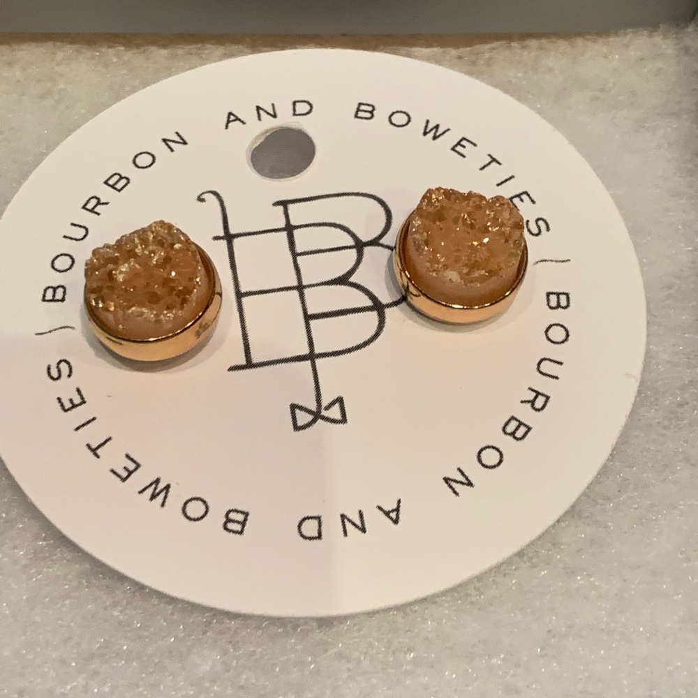 Rose gold pink round earings